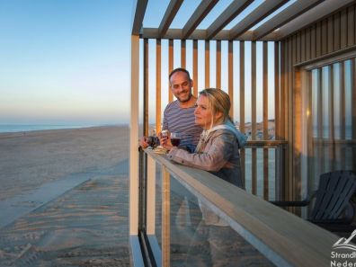 Strandterras strandhuisje Hoek van Holland