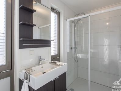 badkamer strandhuisje Hoek van Holland