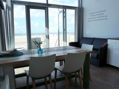 Interieur strandhuisjes Julaiandorp aan Zee