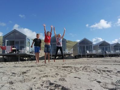 Kinderen voor strandhuisjes Julianadorp