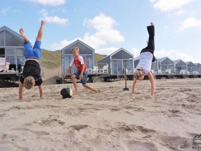 Spelen voor de strandhuisjes Julianadorp aan Zee